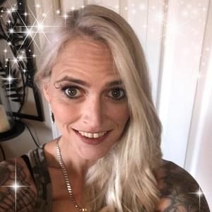 Meet your Posher, Joni